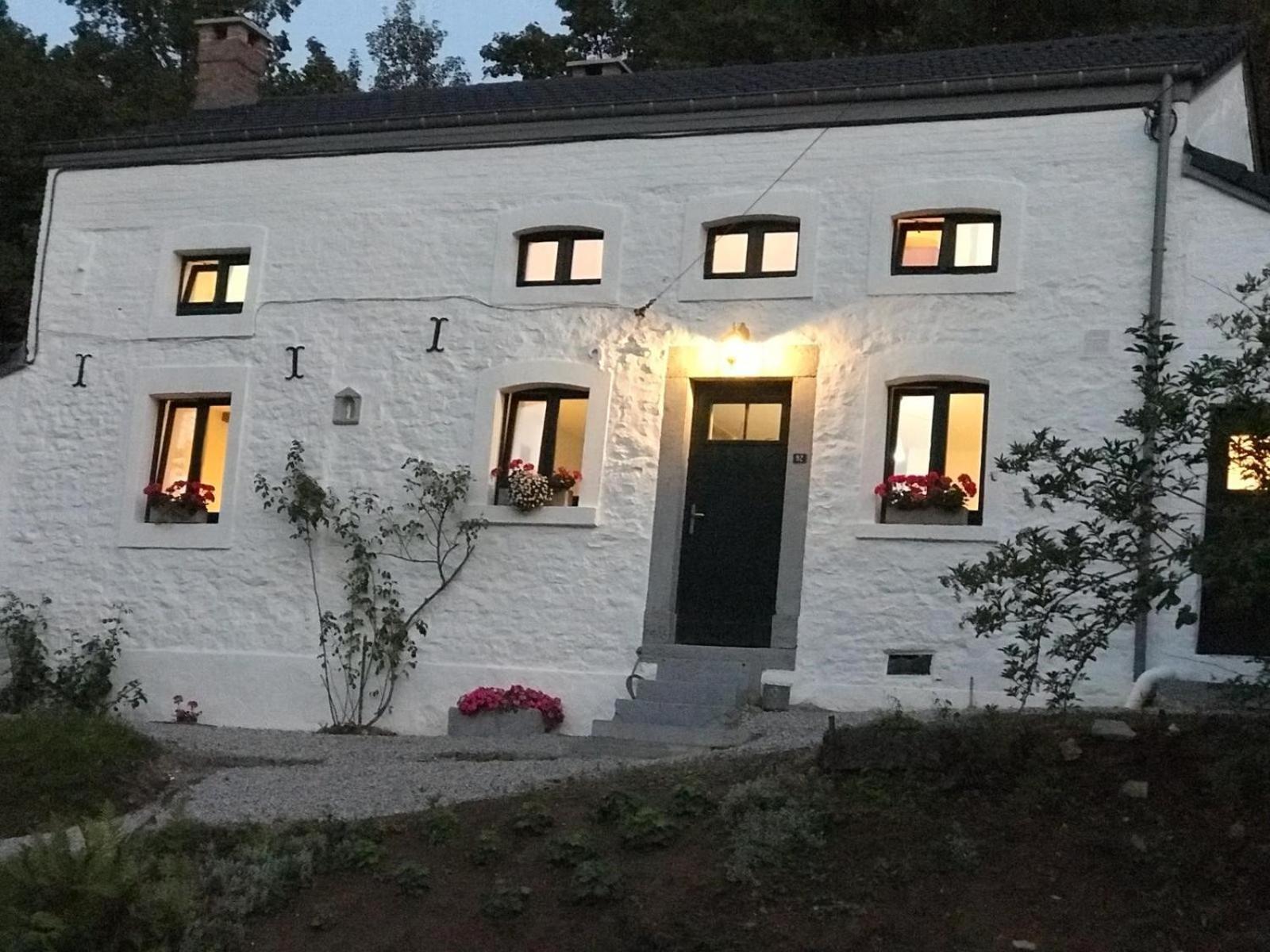 La Petite Maison Blanche Wanze 外观 照片