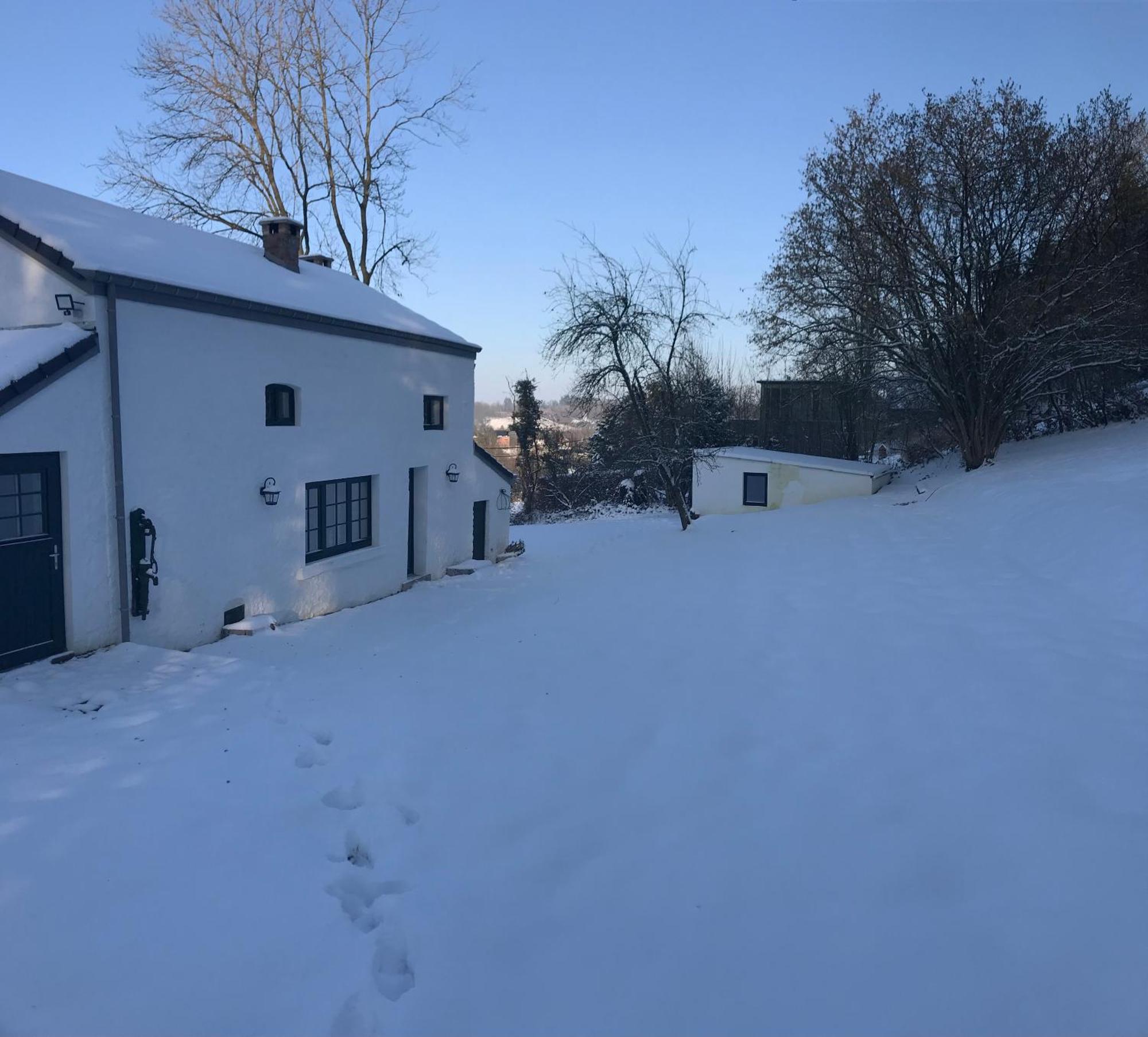 La Petite Maison Blanche Wanze 外观 照片